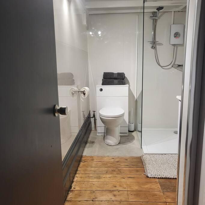 21 Mini Loft Apartment - Great Location - Comfy King Size Bed Brighton Екстериор снимка