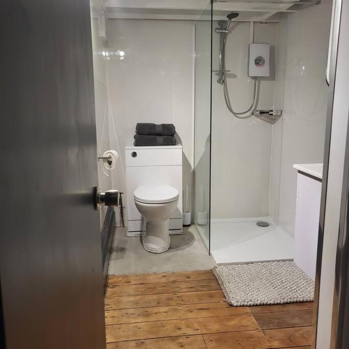 21 Mini Loft Apartment - Great Location - Comfy King Size Bed Brighton Екстериор снимка