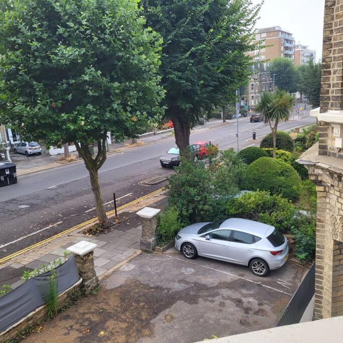 21 Mini Loft Apartment - Great Location - Comfy King Size Bed Brighton Екстериор снимка